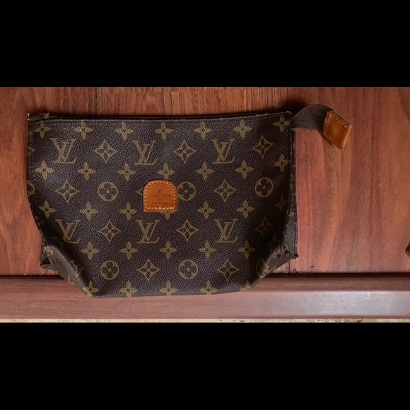 Louis Vuitton Handbags - Louis Vuitton Brown Monogram Toiletry